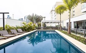 Apartamentos completos em Pinheiros a uma quadra da Faria Lima - HomeLike
